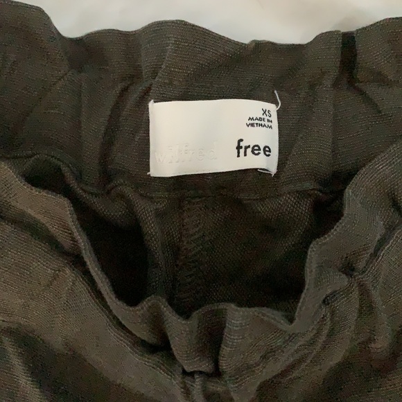 Wilfred Free Linen Blend Cargo Short - Picture 3 of 4